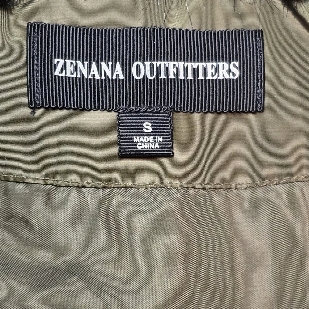 Zenana Outfitters Women's Olive Green Puffer Coat Faux Fur Hood Size Small